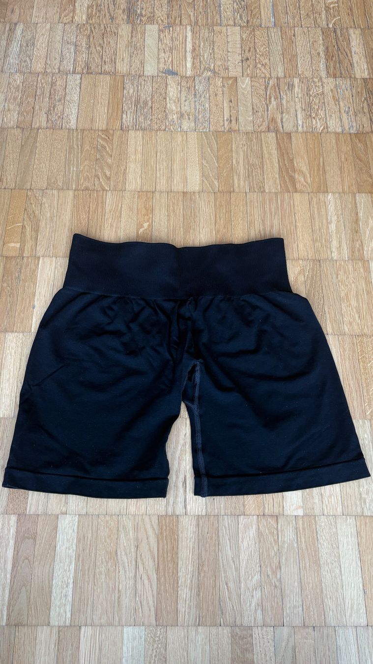 Oace Leggings: Oace Shorts Schwarz – Nuovo (secondo la descrizione) da Thalwil venduto da Corinne7 1