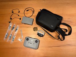 Sehr gut erhaltenes DJI Mini 2 Fly More Drohnen-Zubehör!