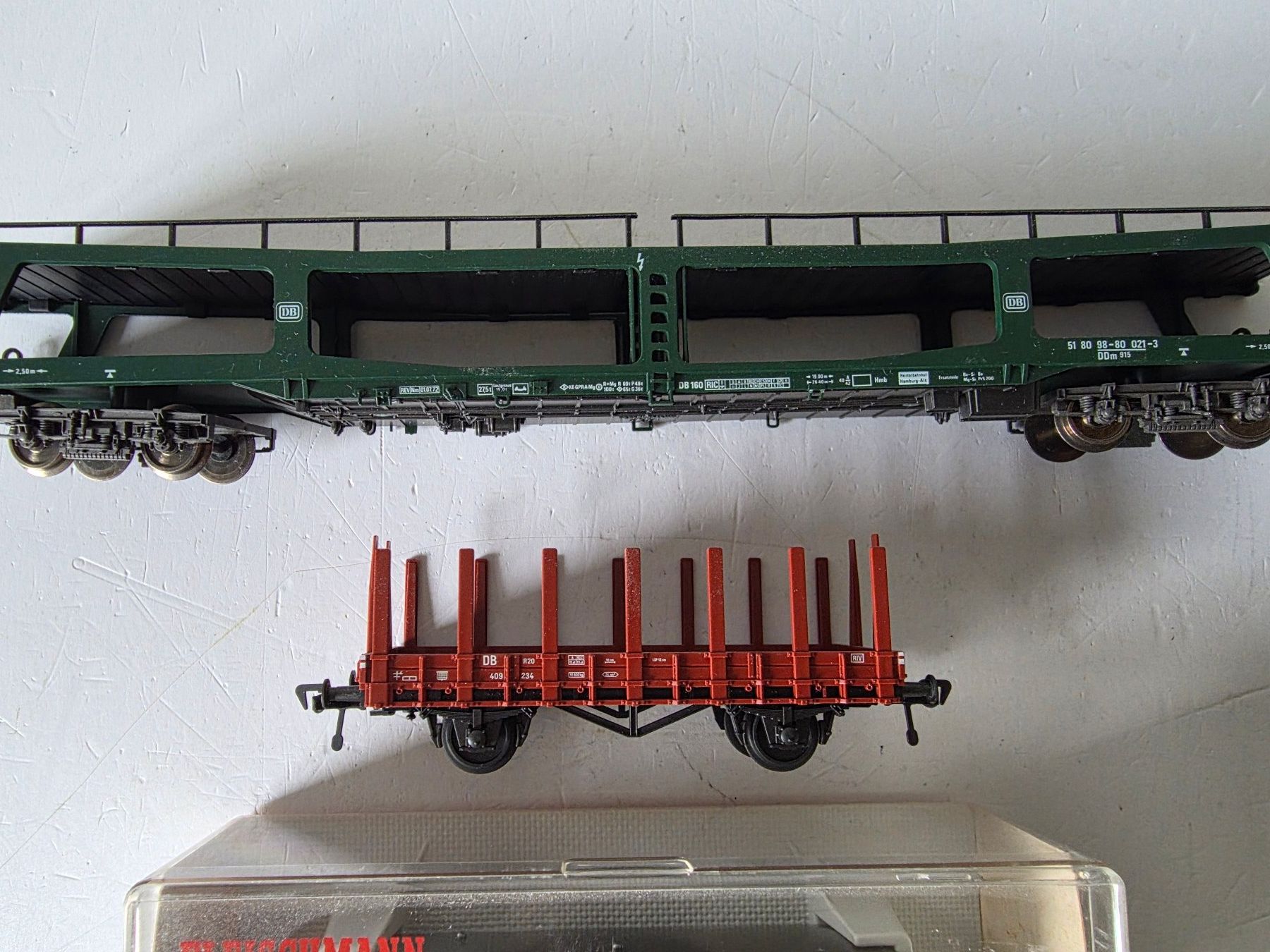 Fleischmann Modellini di ferrovie: 4 Stück Fleischmann Güterwagen – Usato da Seuzach venduto da Loeckeli01 2