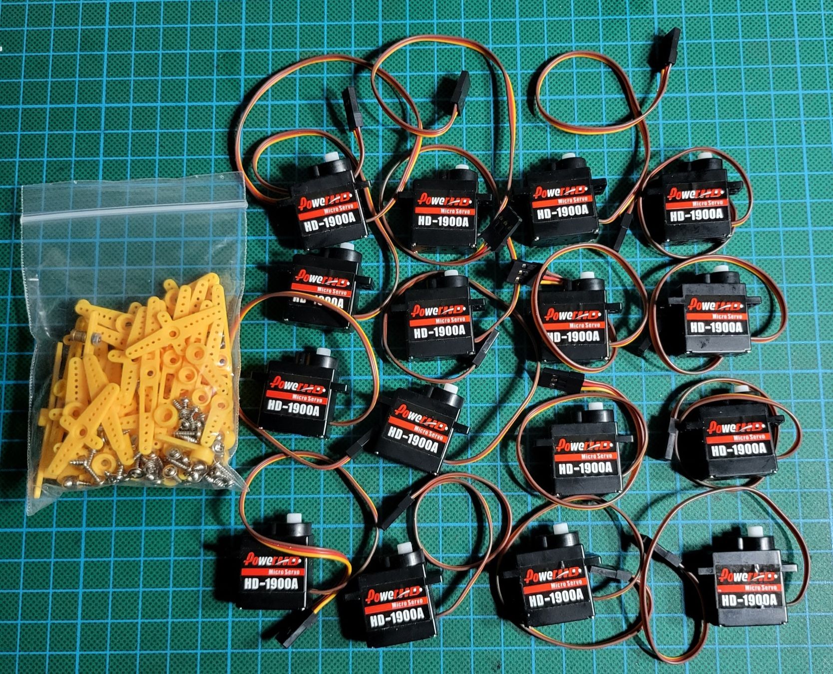 Modellini di ferrovie: Power HD 1900 A micro servo Weichenantriebe/Toröffner usw – Nuovo (secondo la descrizione) da Malters venduto da minitrix79 1