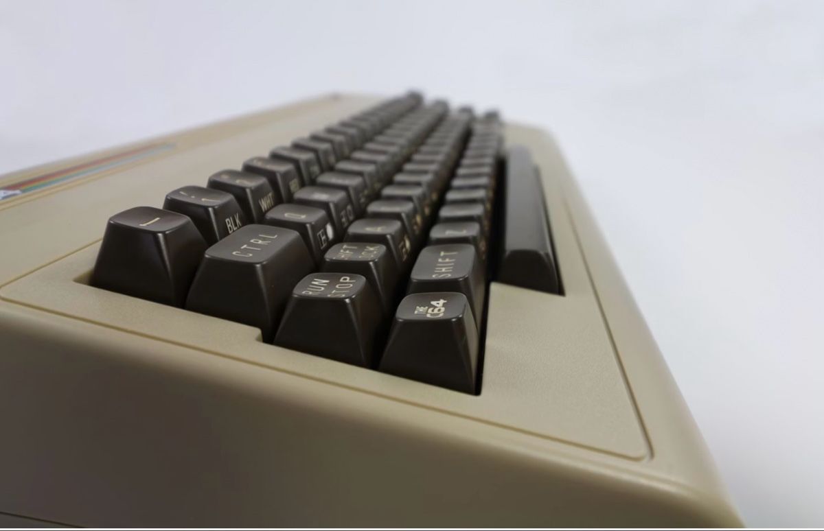 Commodore Consoles: Retro Games The C64 Maxi – Neuf avec emballage d'origine à Neuenhof par MagicBear57 9