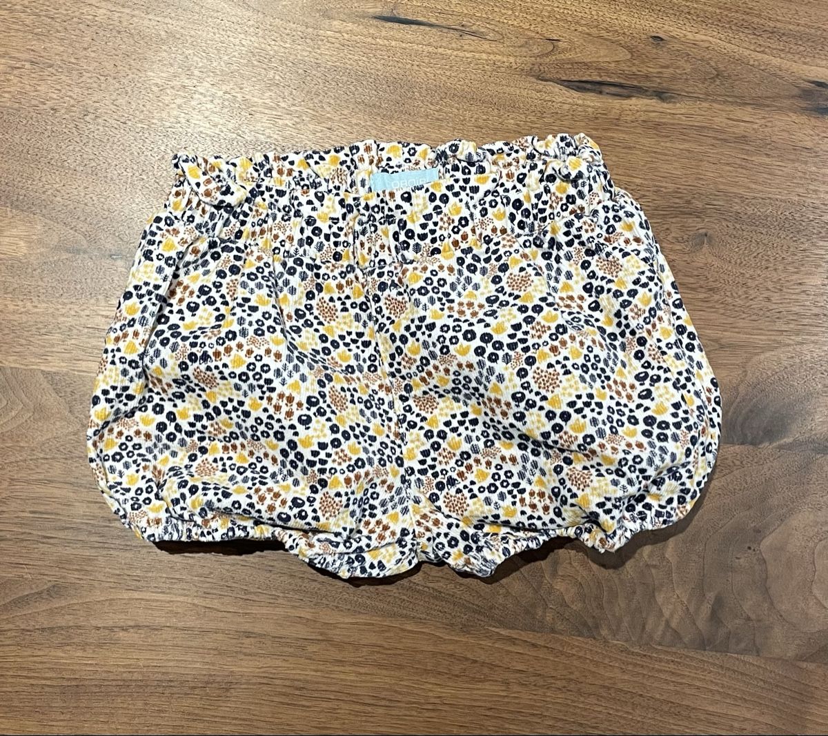 Okaidi Lotti & Set di vestiti: Lot de deux shorts OBAÏBI – Usato da Sion venduto da cha_h6yj 2