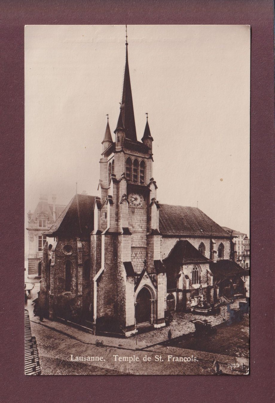 Cartoline postali: LAUSANNE - Temple de St. François – Usato da Pully venduto da nicecards
