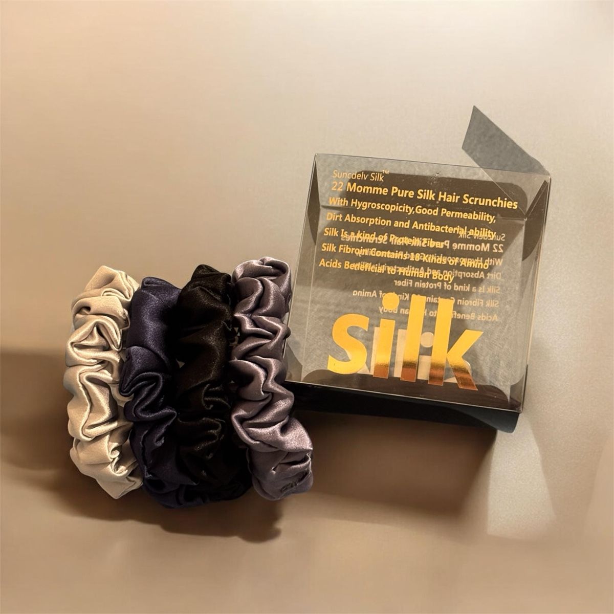 Accessori per capelli: Set de 4 élastique en soie 100% – Nuovo e nell'imballaggio originale da Châtel-St-Denis venduto da Montclair_Swiss