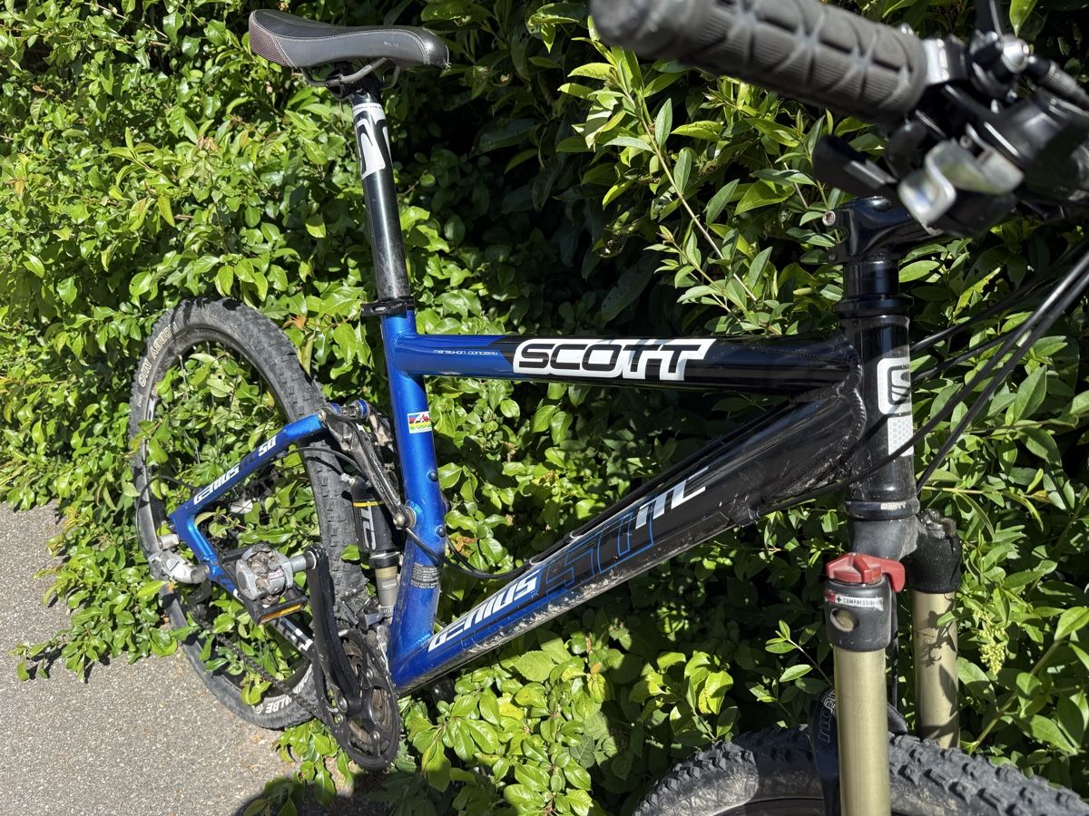 Scott Biciclette: Scott Genius MC marathon M blau/schwarz – Usato da Wiesendangen venduto da lurobas