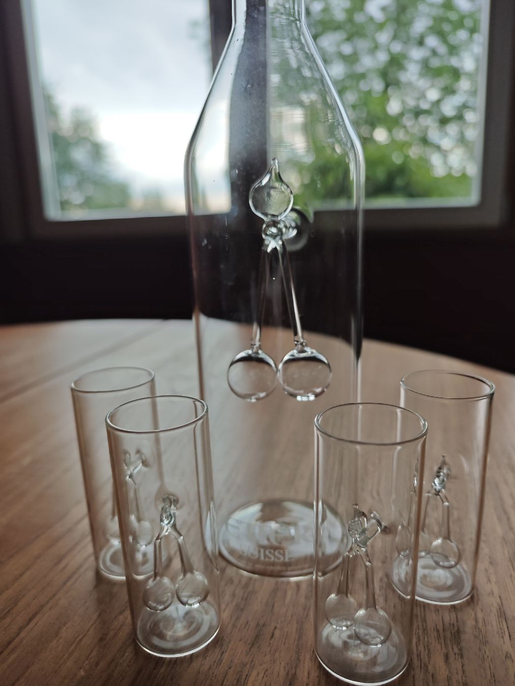 Flaschen: leere Kirschflasche mit 4 Gläsern – Gebraucht aus Engwang von mumbi88 1