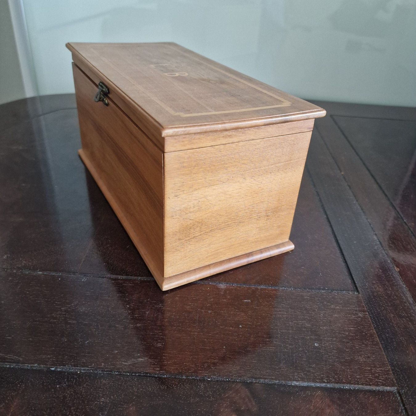 Portagioie: Holzkästli, Vintage Schmuckschatulle mit Initialen EB – Usato da Birr venduto da sen_8djr 4