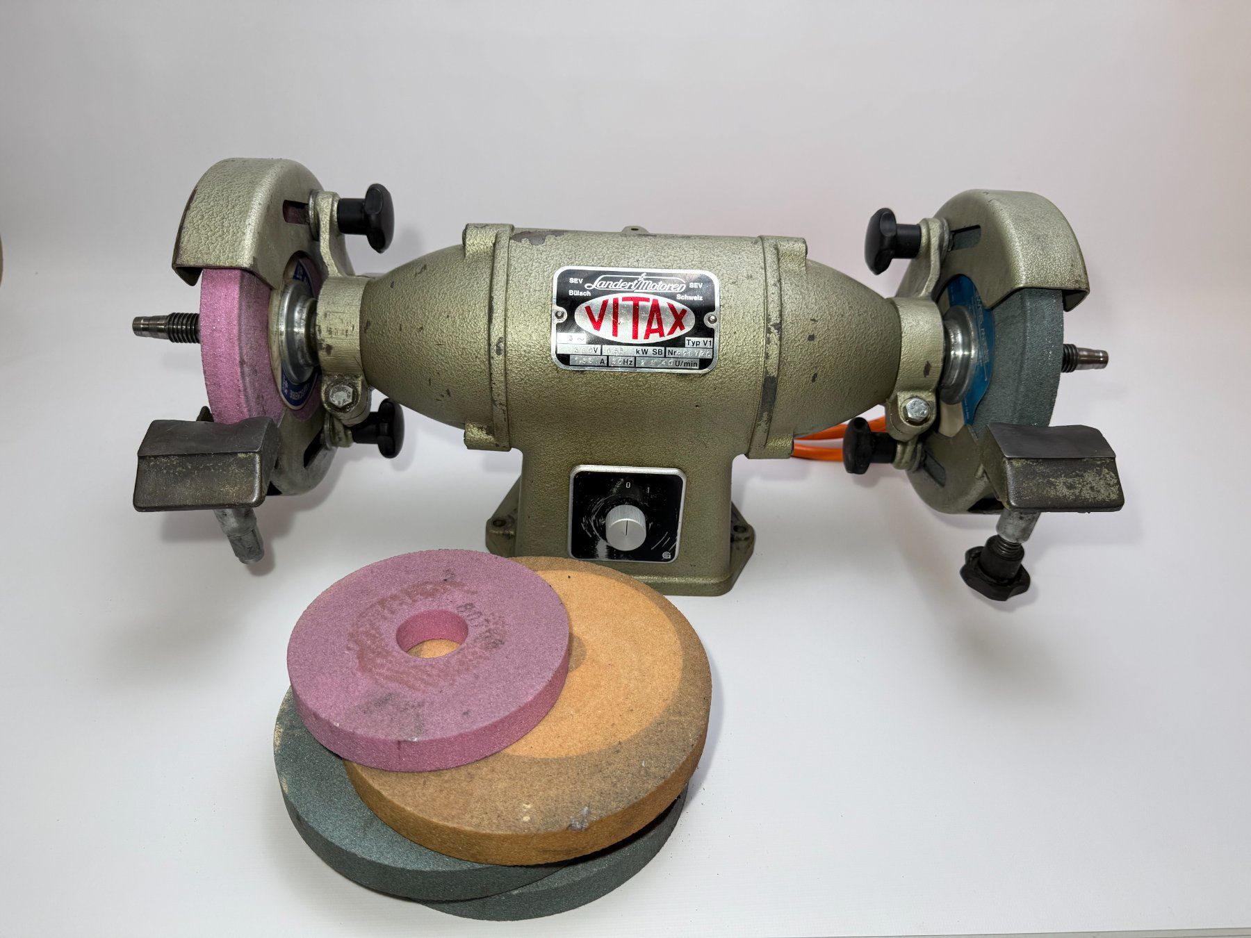 Vitax Schleifen & Polieren: Vitax V1 Doppelschleifmaschine Schleifbock – Gebraucht aus Boswil von ABLagerBoswil 1