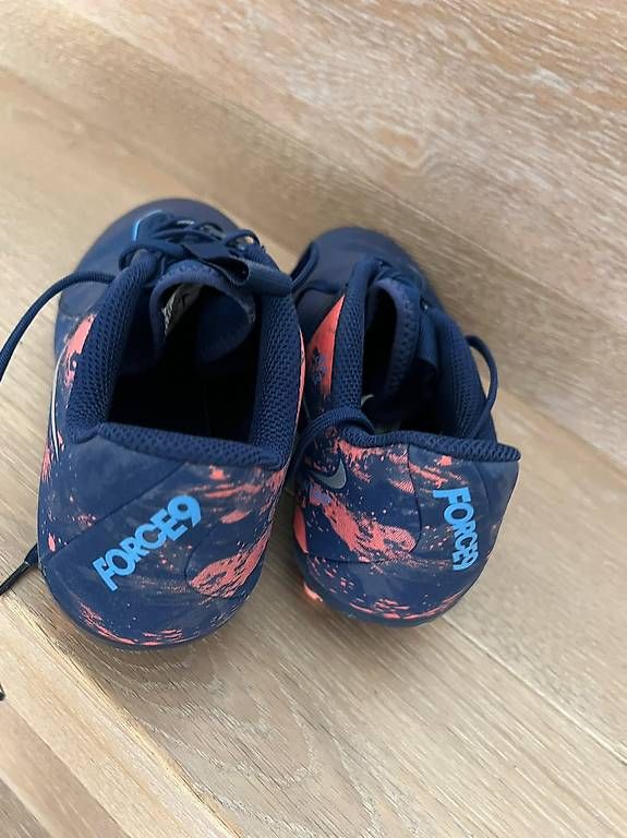 Nike Schuhe für Jungen: Fussball Schuhe blau – Gebraucht aus Eschenbach LU von marbeat 1