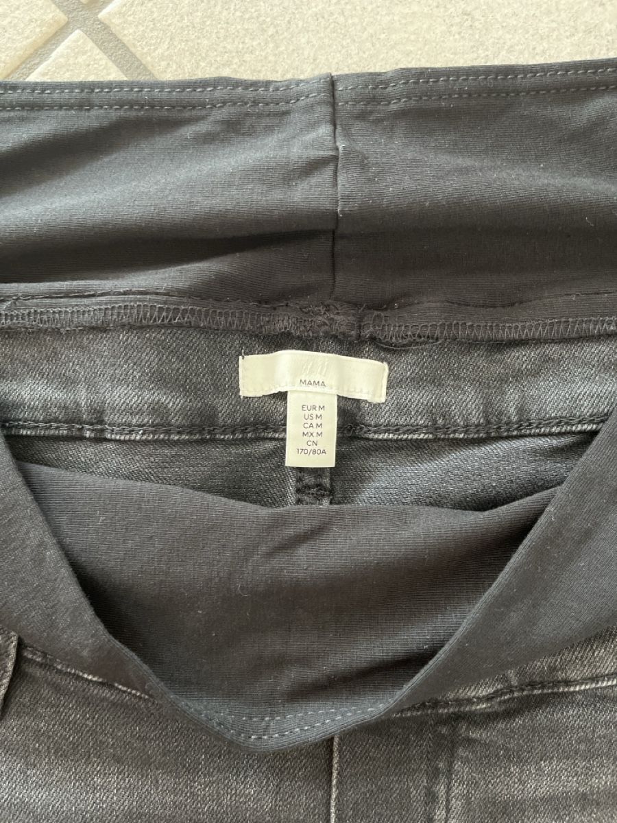 H&M Jeans: Umstandsshorts Jeans Grösse M – Usato da Dietwil venduto da gislerrahel 2