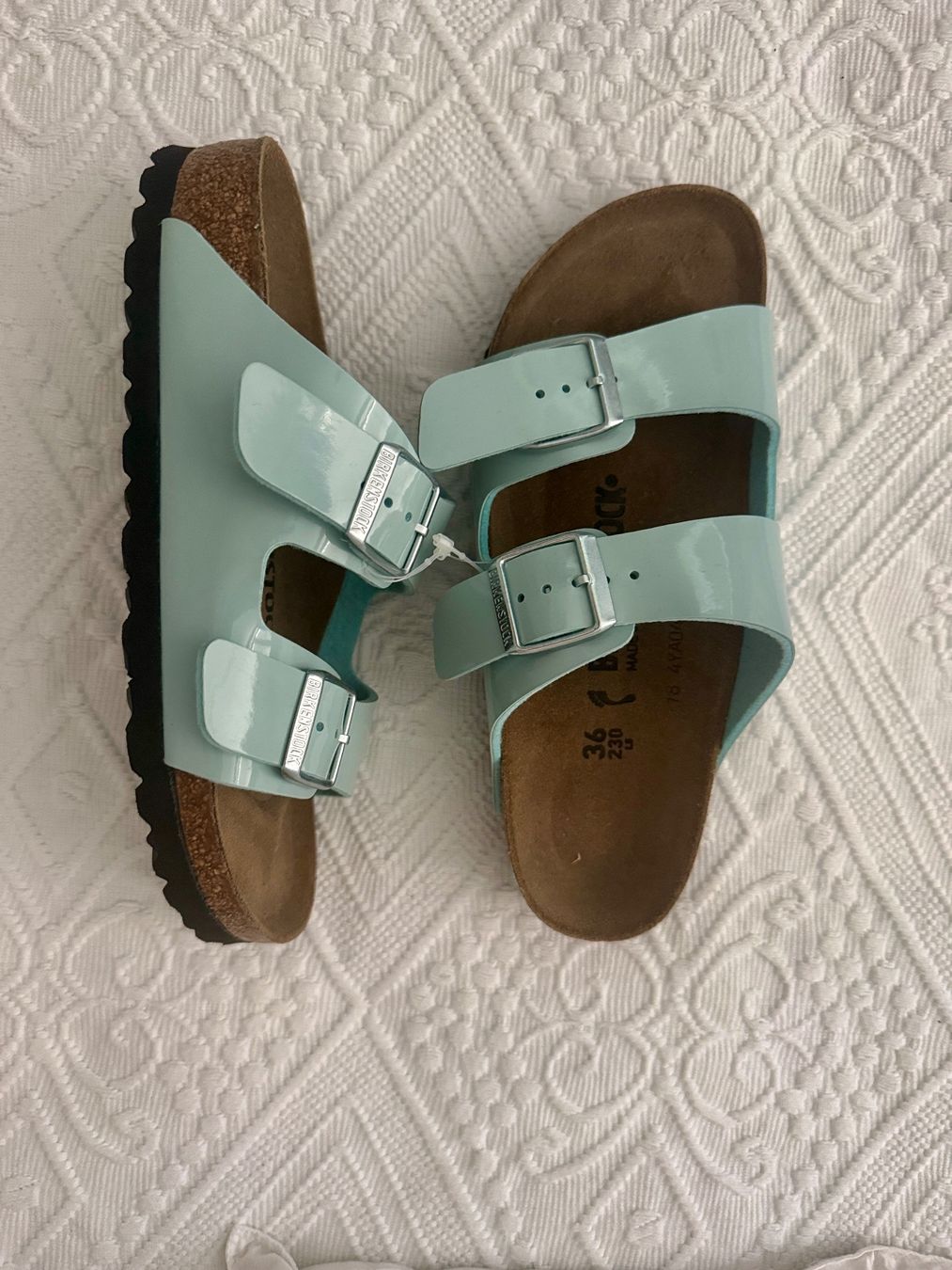 Birkenstock Chaussures femmes: Birkenstock, Gr.36, hellblau, Lackleder, neu, – Neuf avec emballage d'origine à Erlinsbach SO par Romstrasse 1