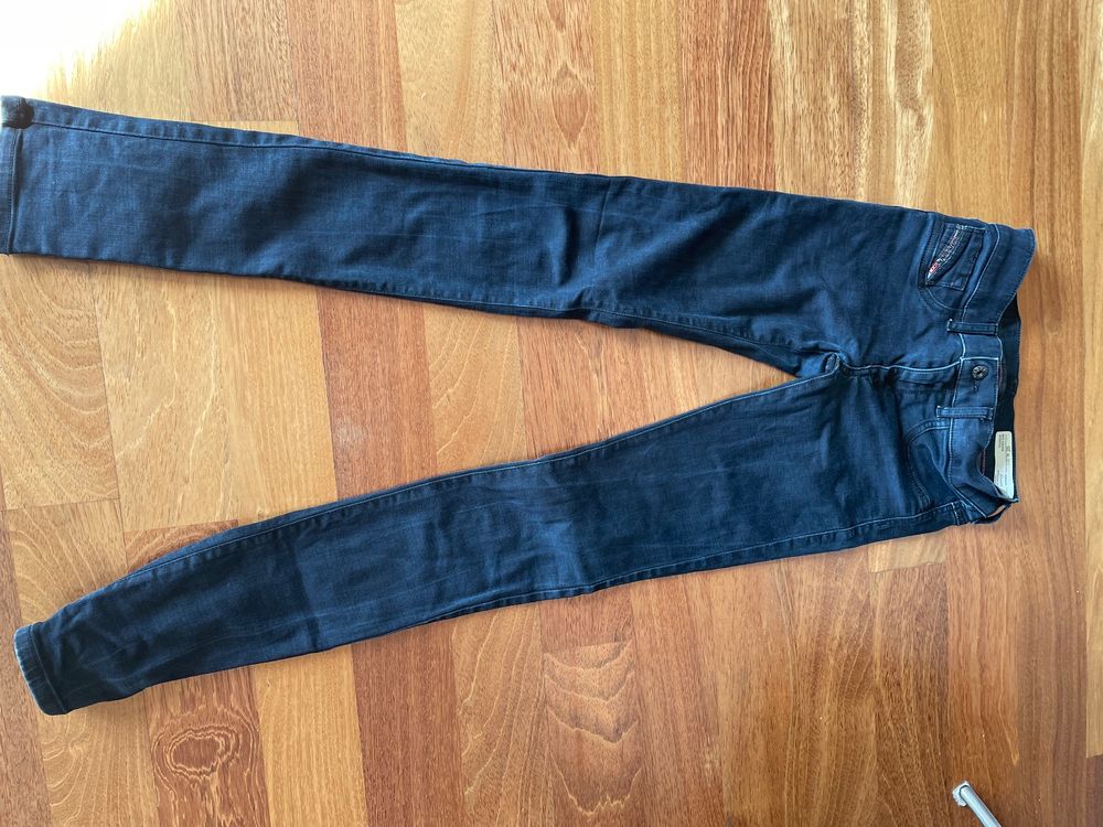 diesel-jeans-damen-gr-25-stretch-schwarz-kaufen-auf-ricardo