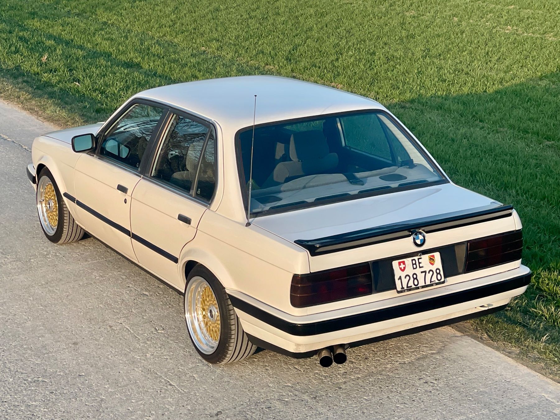BMW Automobili: BMW E30 1989 128tkm – Usato da Belp venduto da Detailfreak 1
