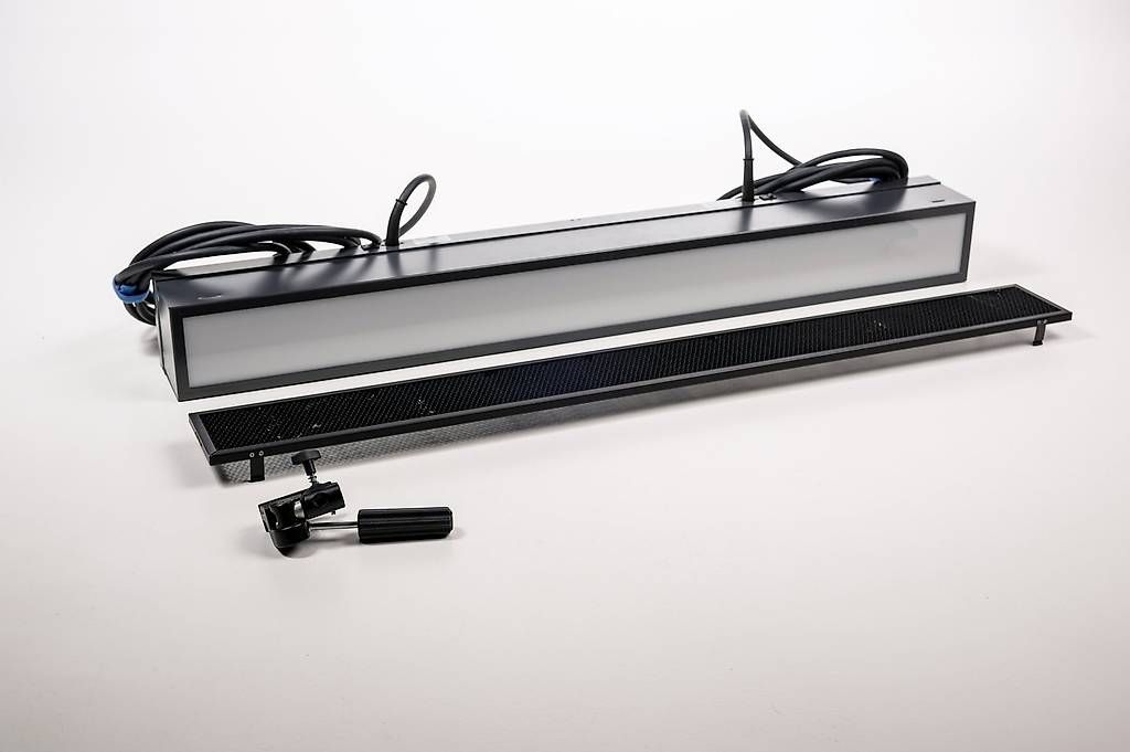 Broncolor Flash: Broncolor lightbox/striplite 120 2x 2300J + Wabengitter – Usato da Ruswil venduto da HR71