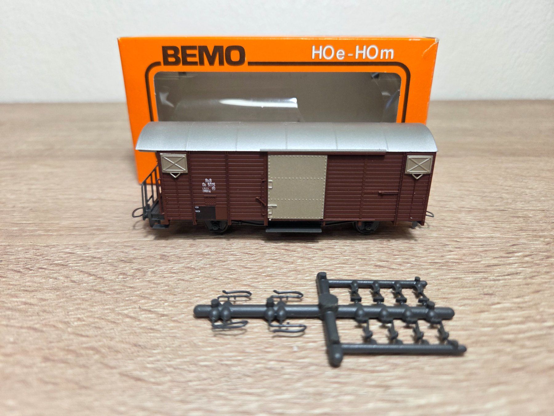 Bemo Modellini di ferrovie: Bemo 2256 Güterwagen RhB H0m – Usato da St-Aubin-Sauges venduto da Lo_Go 5