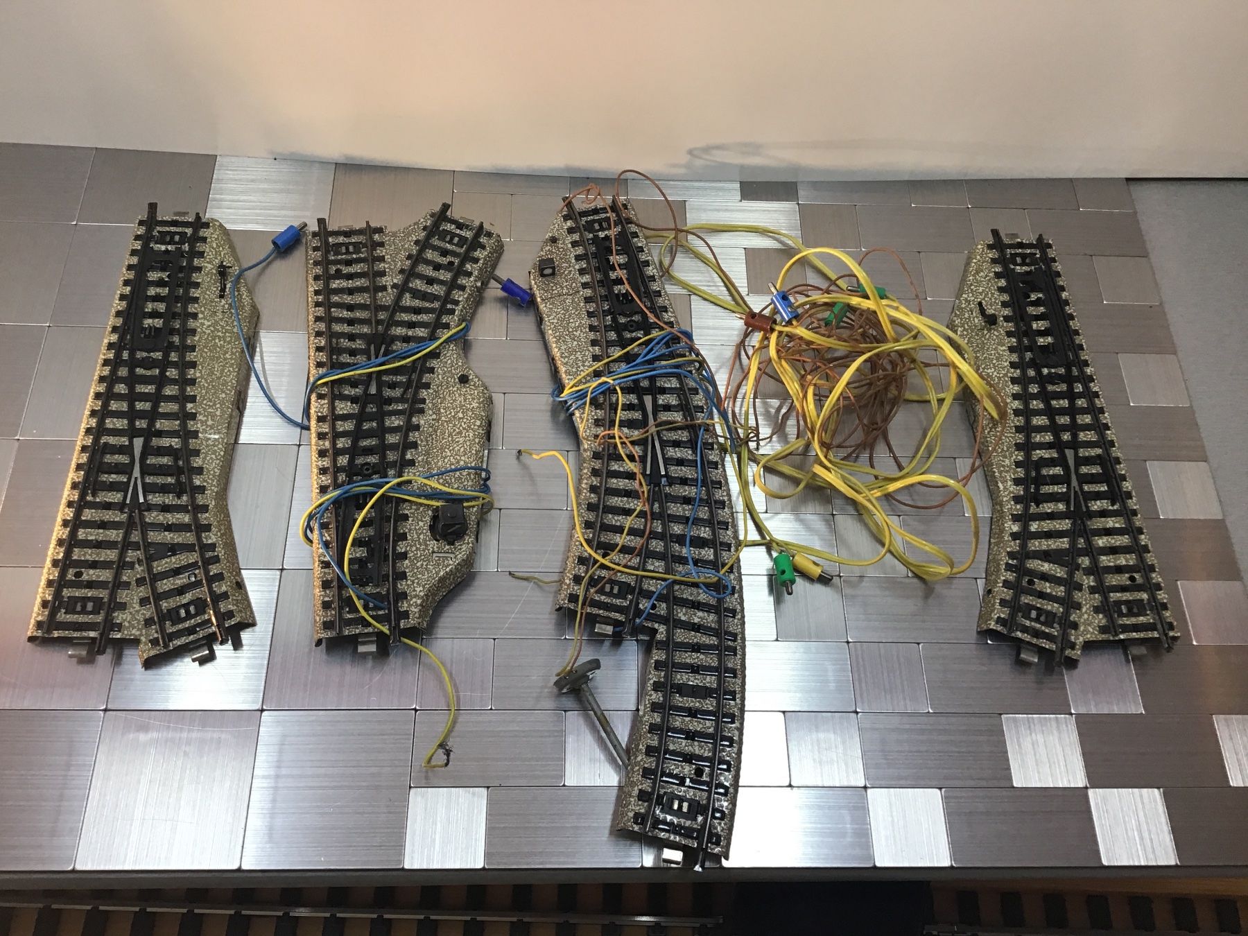 Märklin Modellini di ferrovie: MÄRKLIN SCHIENEN M H0 – Usato da Männedorf venduto da Modell-Spezialisten