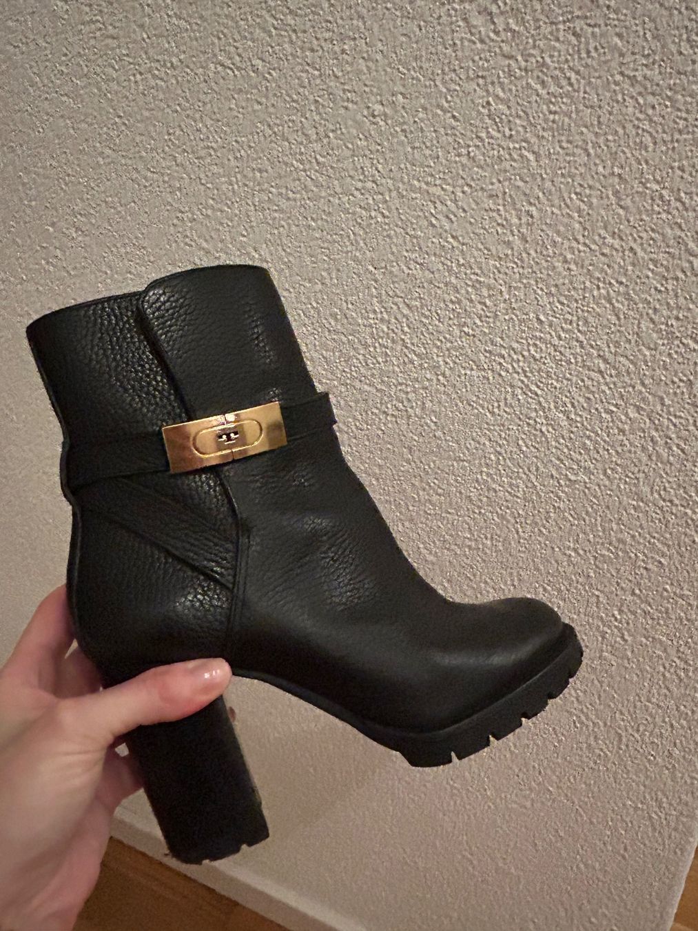 Tory Burch Scarpe da donna: Bottines Tory Burch en cuir - Taille 36 – Usato da Solothurn venduto da MO_C23 3