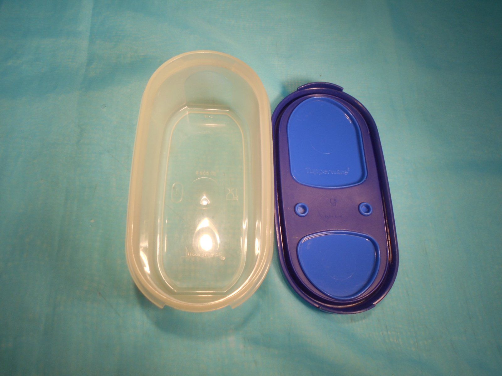 Tupperware Contenitori & Simili: Tupperware Behälter, 5dl, 2 Oeffnungen im Deckel – Usato da Bellach venduto da JingleCherry 4