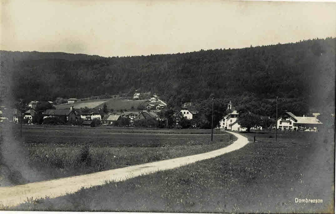 Cartes postales: Dombreson Dorfeingang – D'occasion à Sulz AG par Oberdanne8