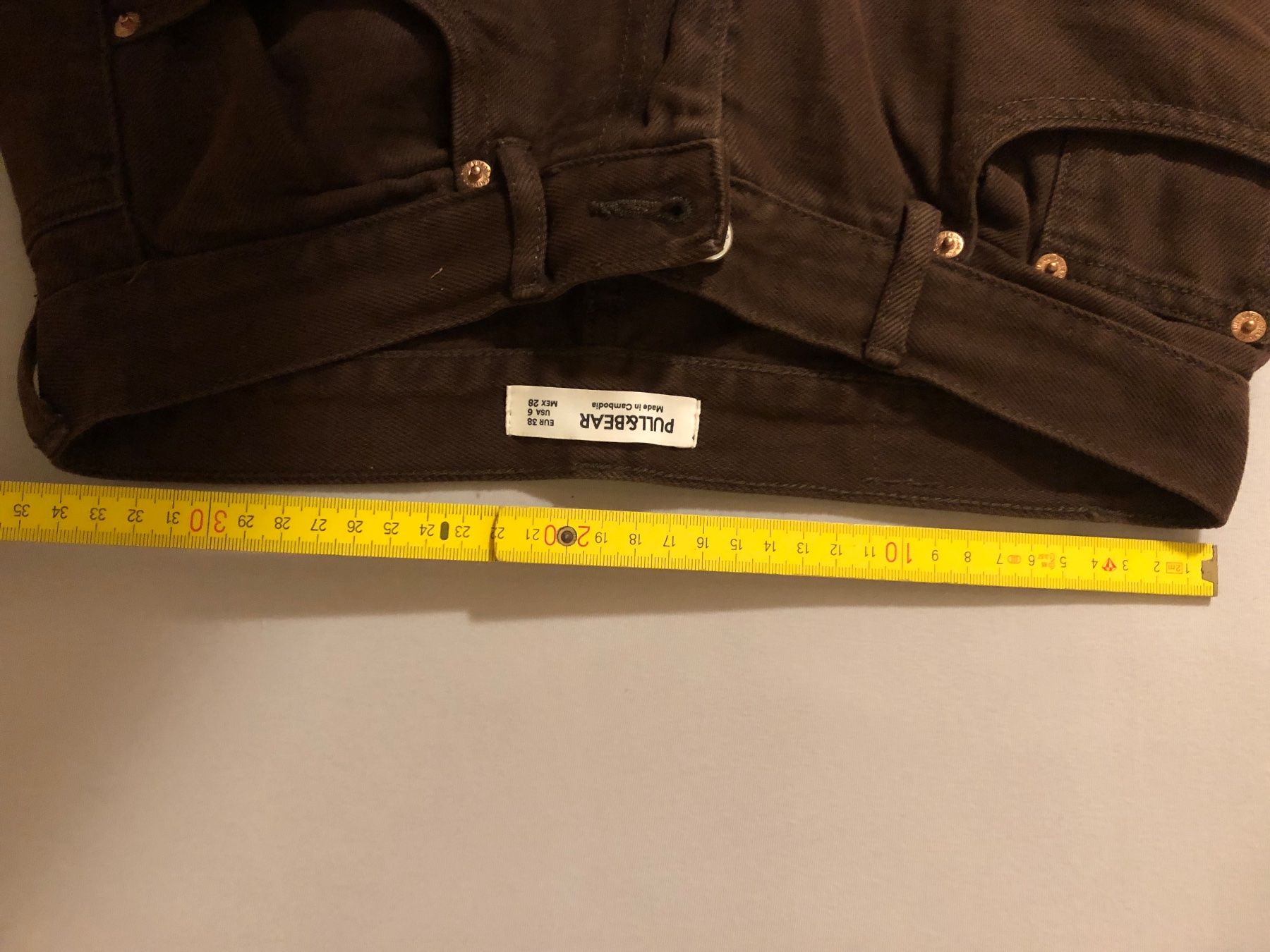 Pull&Bear Jeans: braune Jeans Pull&Bear Gr. 38, weiter Schnitt – Nuovo (secondo la descrizione) da Münchenbuchsee venduto da ryros 1