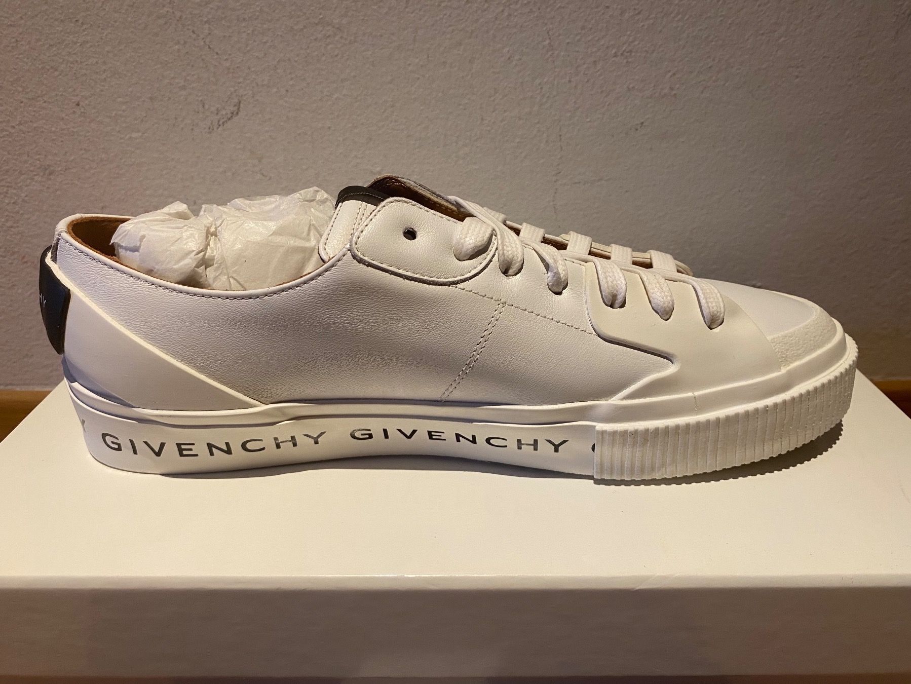 Givenchy Scarpe da donna: Givenchy Sneaker weiss – Nuovo e nell'imballaggio originale da Frauenfeld venduto da stern081