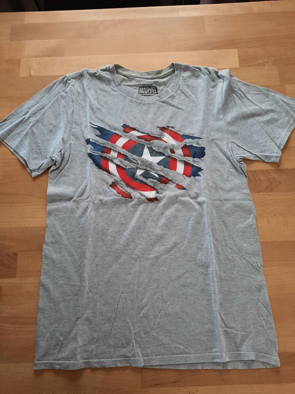 Lotti & Set di vestiti: Marvel T-Shirts & Hoodie Set Gr 158 – Usato da Jonschwil venduto da sonja8472 2