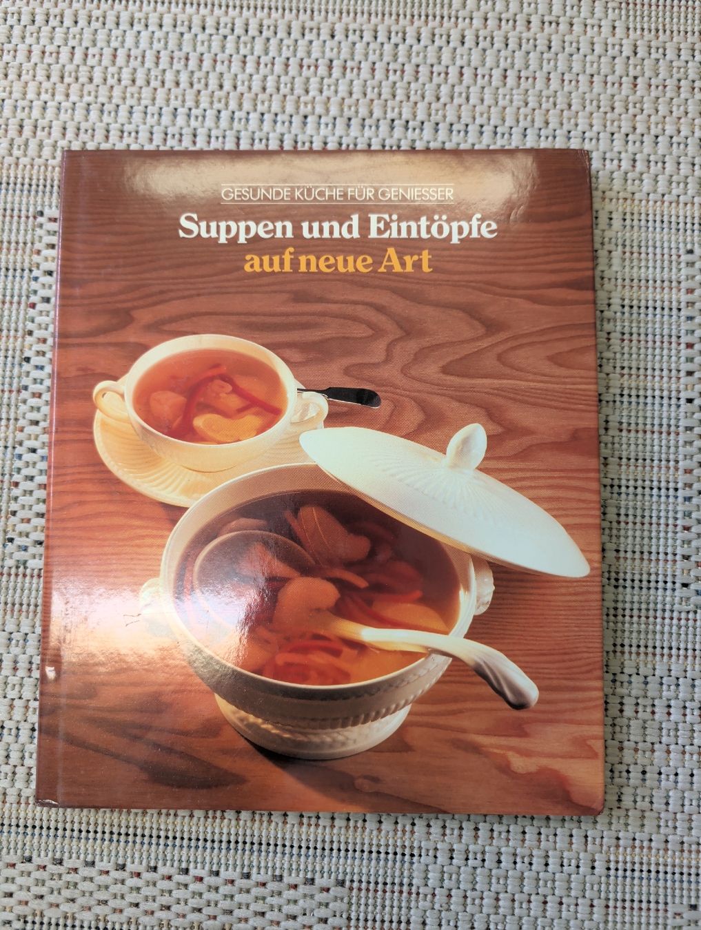 Libri: Kochbuch: Suppen und Eintöpfe - Gesund durch den Winter! – Usato da Herisau venduto da CelloR