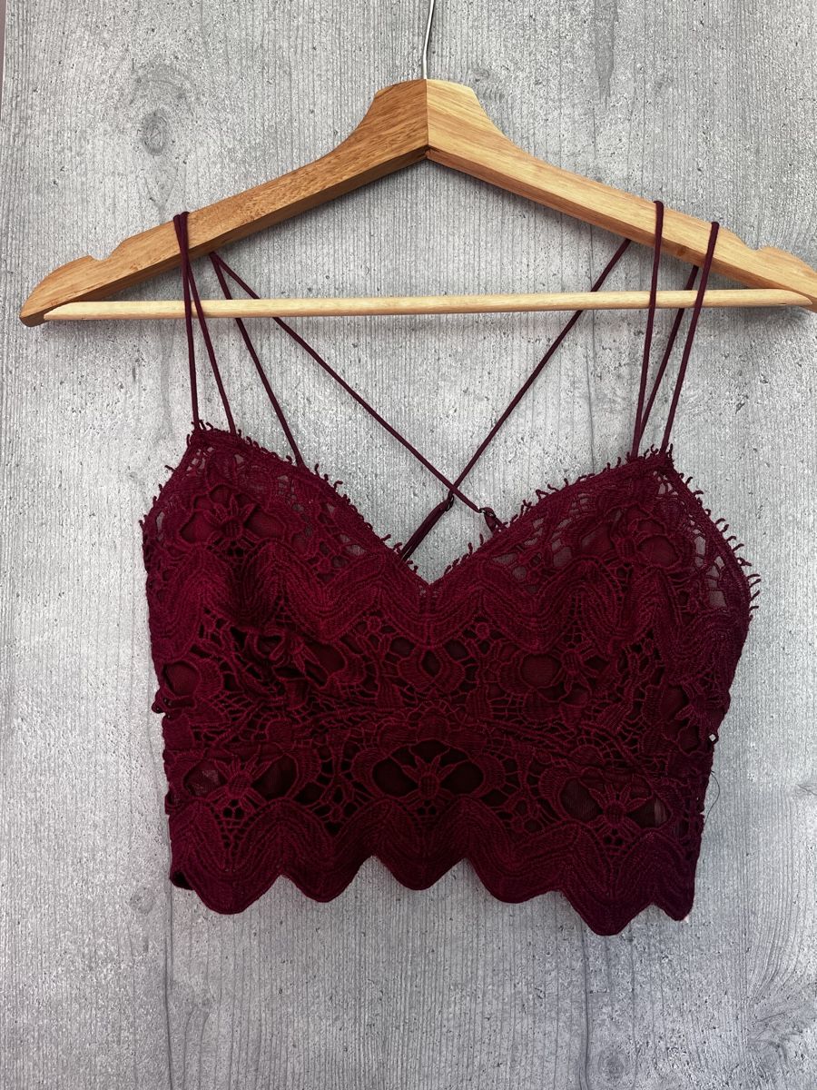 Tops: Cute Red Lace Crop Top – Gebraucht aus Zürich von J.Bogdan