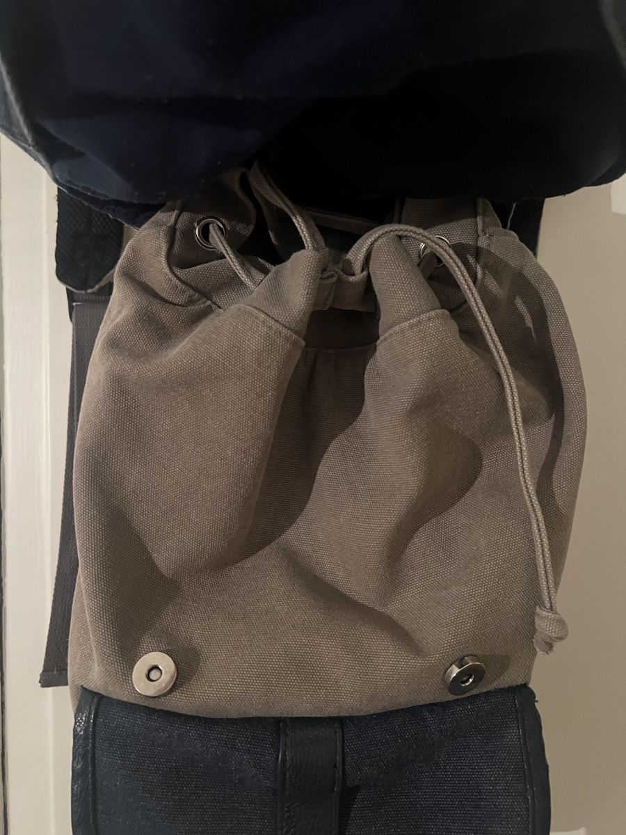 Zaini: Retro Gola Rucksack – Usato da Basel venduto da evaelette 4