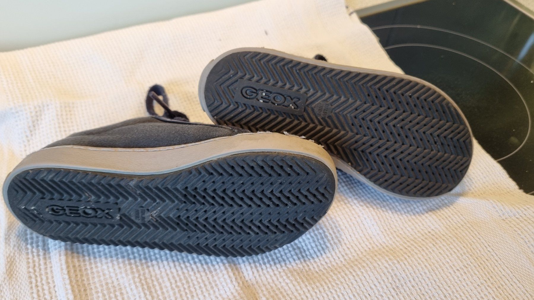 Geox Scarpe per ragazze: Geox Schuhe, dunkelblau. Grösse 27 – Usato da Hinterkappelen venduto da Anbal 1
