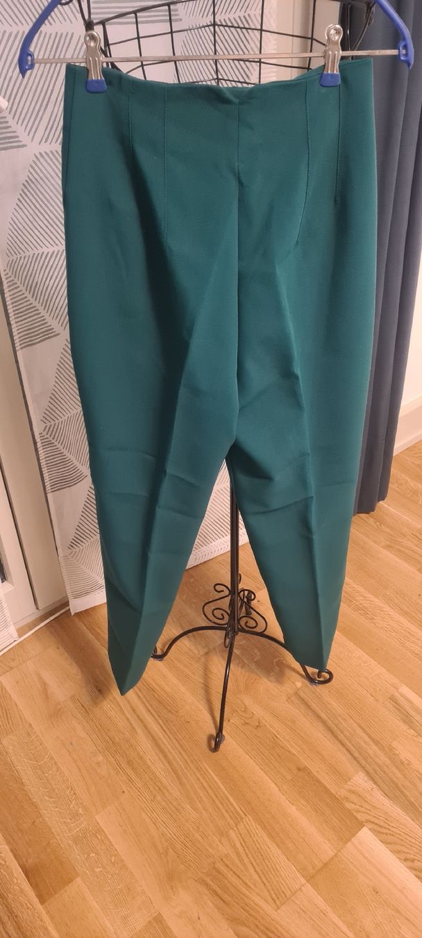 Zara Pantaloni: hose von Zara gr S – Nuovo (secondo la descrizione) da zürich venduto da janjaz 1