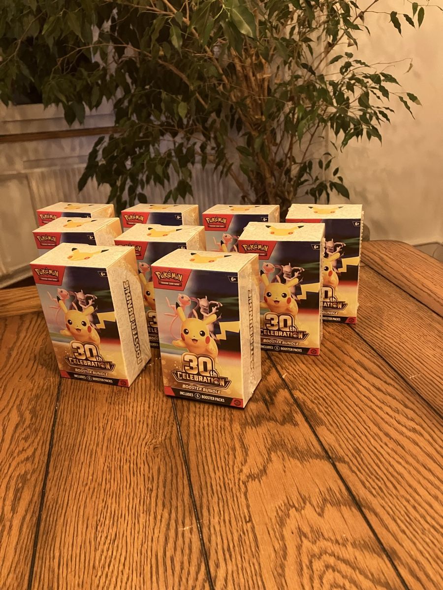 Pokémon Carte collezionabili: Pokemon 30 celebrations bundle EN 9stk – Nuovo e nell'imballaggio originale da Olten venduto da maiskorn 1