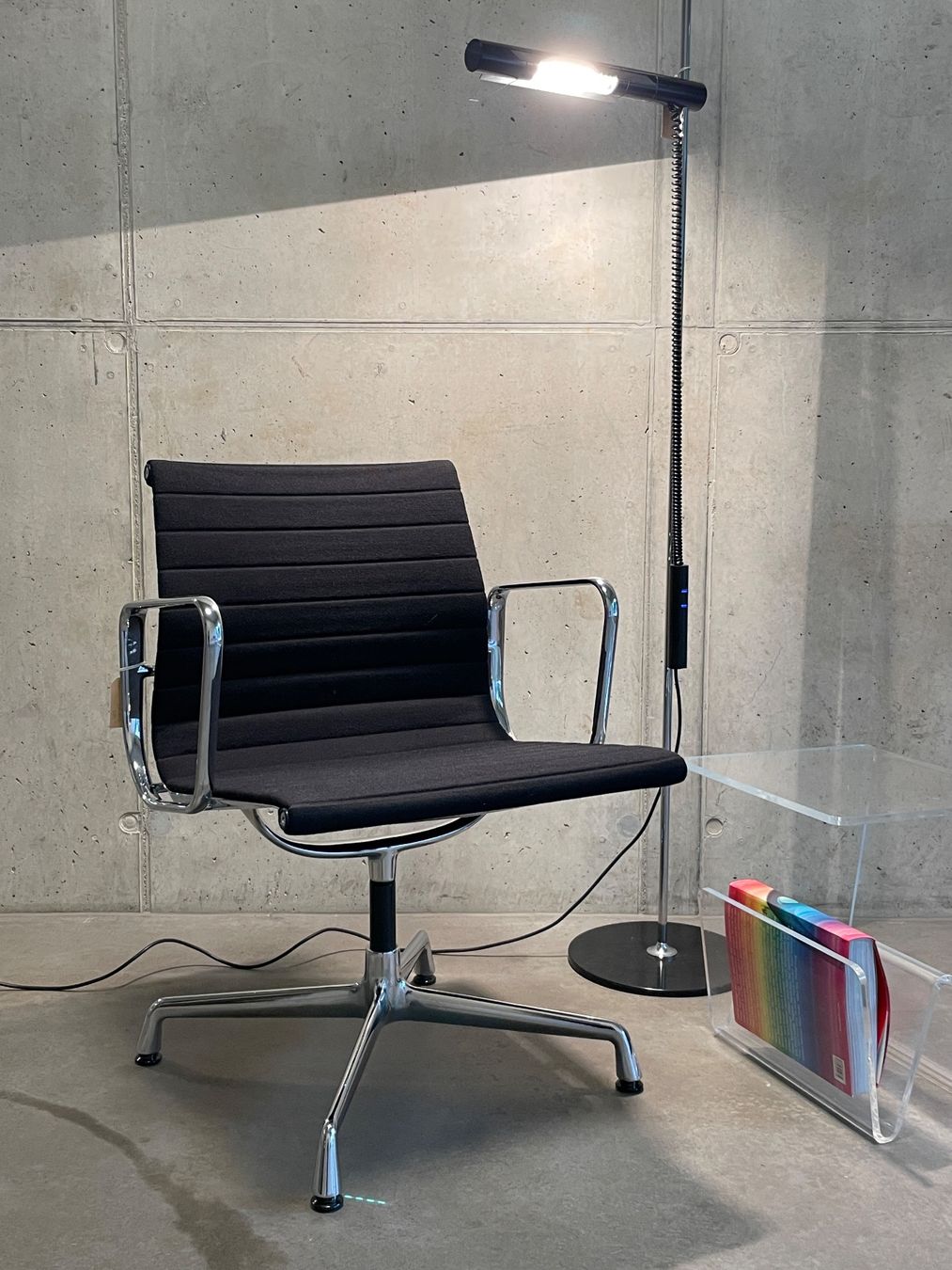 Vitra Sessel: Eames Aluchair EA 108 schwarz – Gebraucht aus Zürich von starch.studio 5