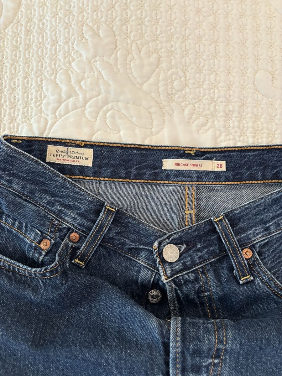 Levi's Jeans: Levis Damen Jeans Shorts, Grösse 28 – Nuovo (secondo la descrizione) da Zug venduto da alex___4 2