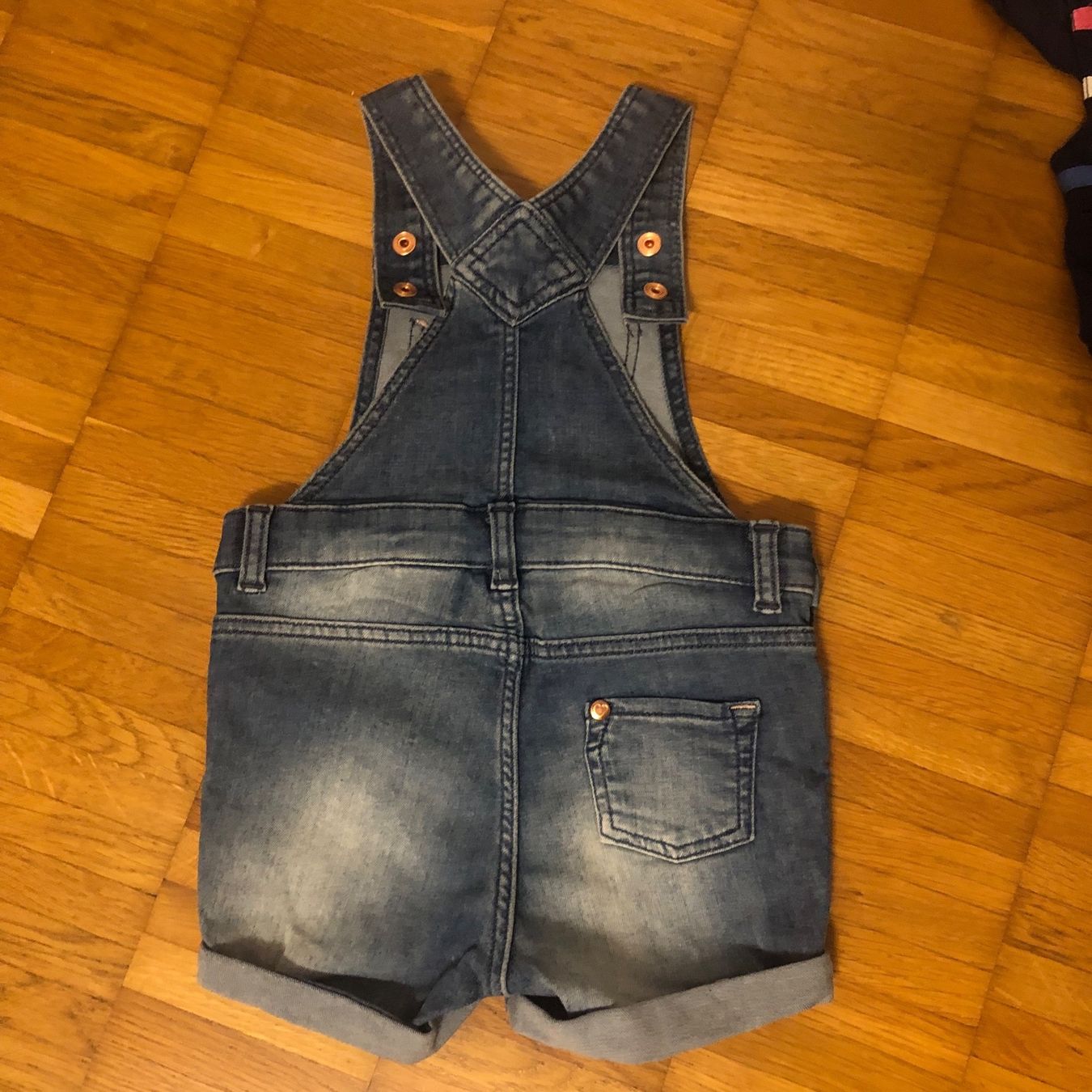 H&M Pagliaccetti: H&M Latzhose / kurz Gr 74 – Nuovo (secondo la descrizione) da Richterswil venduto da Eunoia85 1