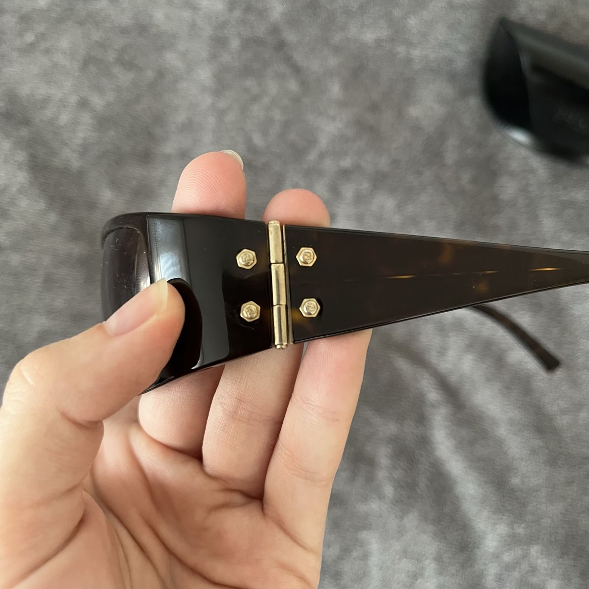 Fendi Occhiali & Lenti: Fendi Sunglasses with Case – Nuovo (secondo la descrizione) da Zug venduto da saskia-chiara 1