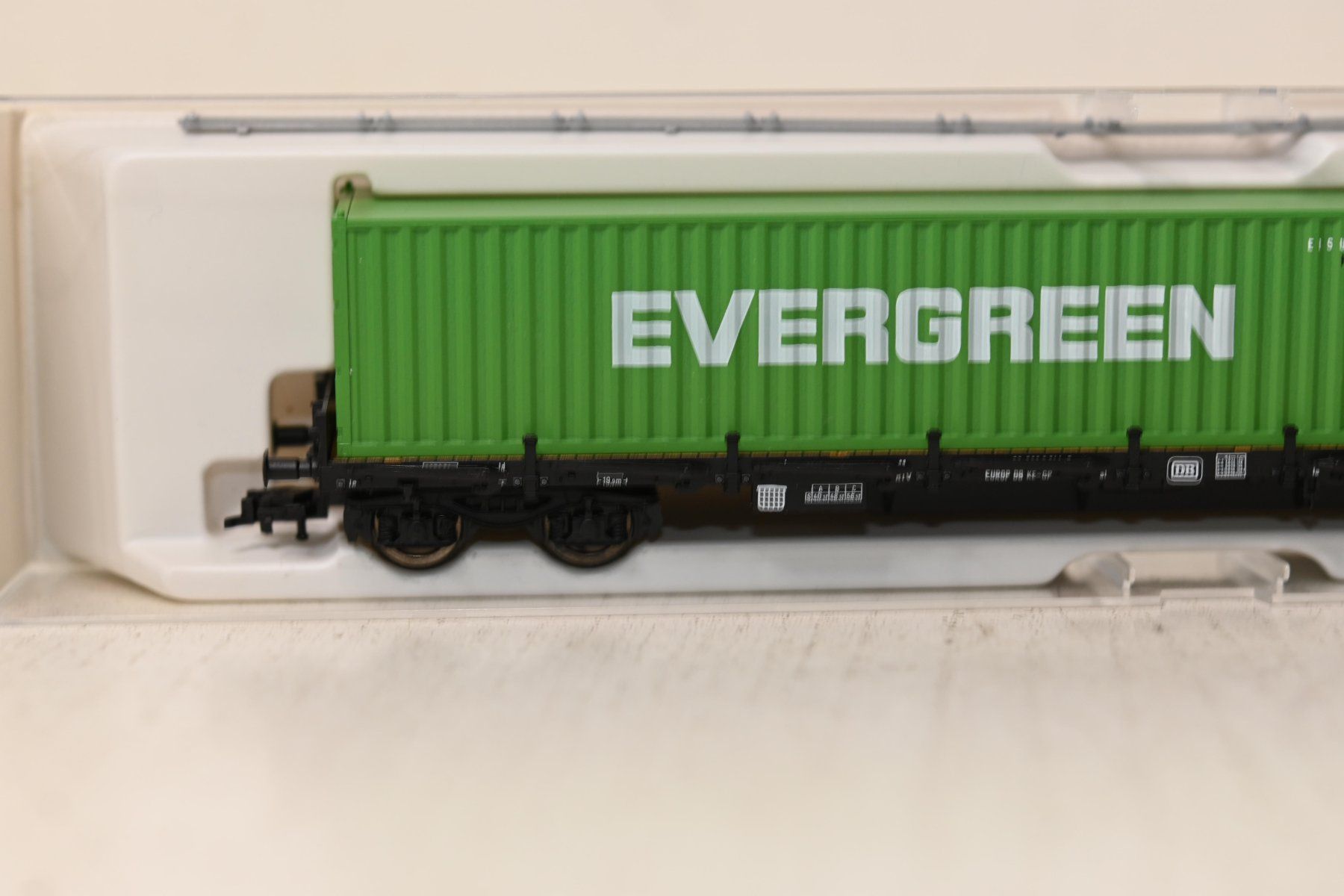 Fleischmann Modellini di ferrovie: Containerwagen  Evergreen Fleischmann HO/DC mit OVP – Usato da Laupen ZH venduto da Zmoewe 1