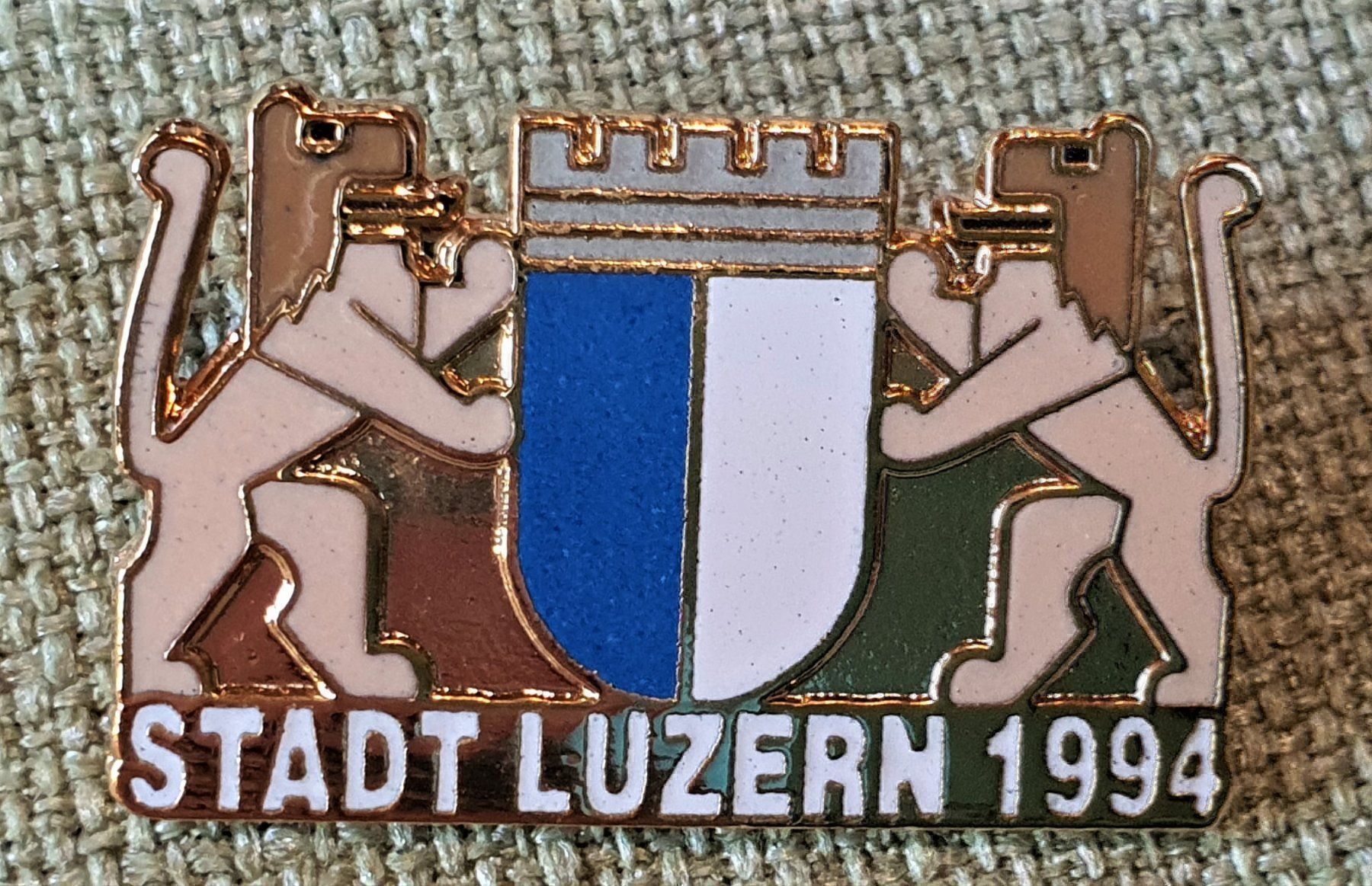 Broschen & Nadeln: H939 - Pin Stadt Luzern 1994 – Gebraucht aus Reinach BL von Boston-Verkauf