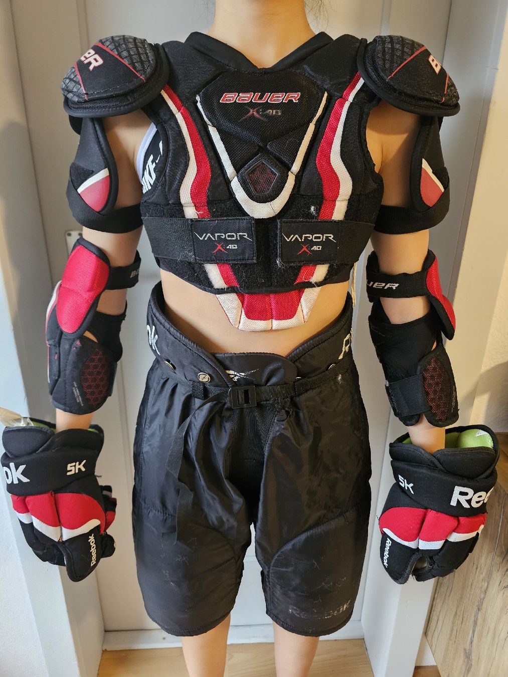 Kleiderpakete: used set of hockey – Gebraucht aus Leysin von Mr.Matthew 3