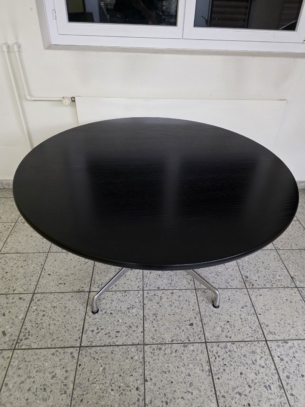 Vitra Tavoli: Designer Tisch Vitra Eames segmented tabel – Usato da Lichtensteig venduto da UsedIN 1
