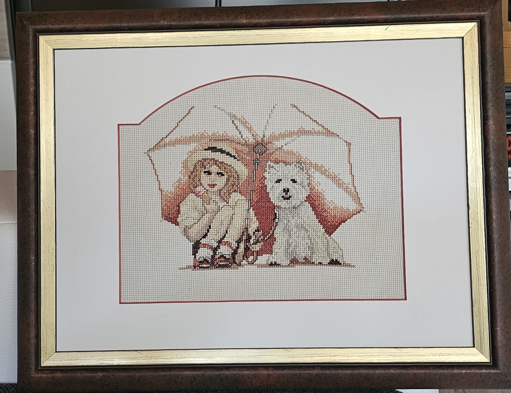 Foto & Immagini: Stickbild mit Rahmen Mädchen, Hund unterm Regenschirm...neu – Nuovo (secondo la descrizione) da Ferden venduto da jemyce