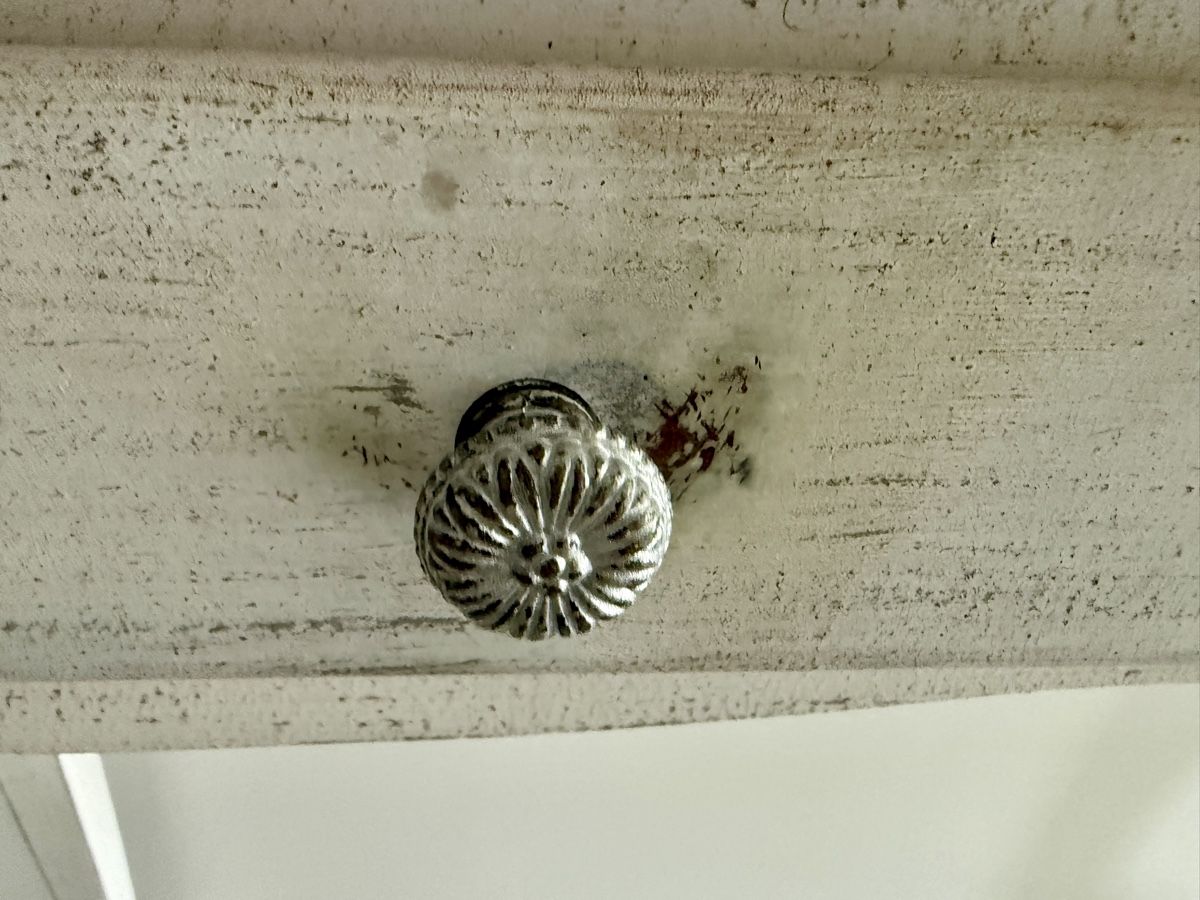 Loberon Tische: Shabby Chic Konsolentisch – Gebraucht aus Effretikon von Salmiakki 4