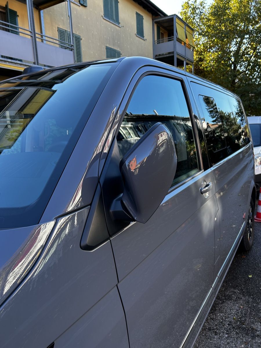 VW Automobili: VW Multivan T6.1 Family – Usato da Zug venduto da Bure0 3
