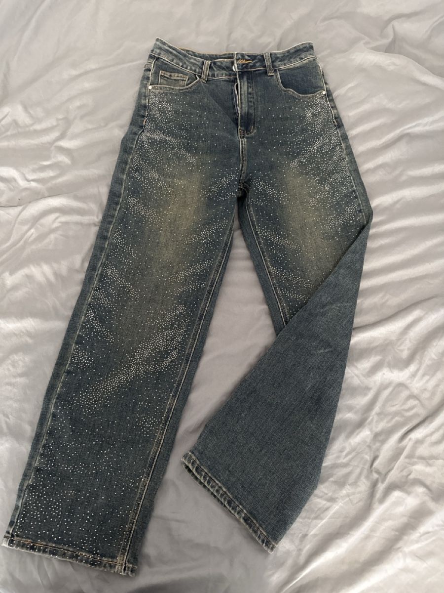 Jeans: Trendy Rhinestone Jeans - Size L – Usato da Renens VD venduto da nan_8v9l