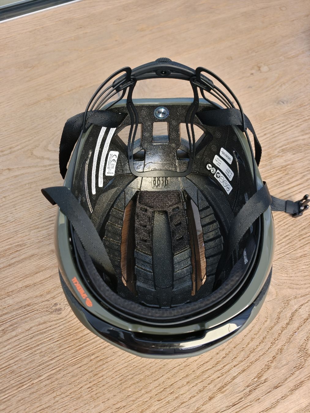 Giro Helme: Giro Eclipse Pro Spherical Matt dark sage Grösse M – Gebraucht aus Bachenbülach von Food4Thought 5