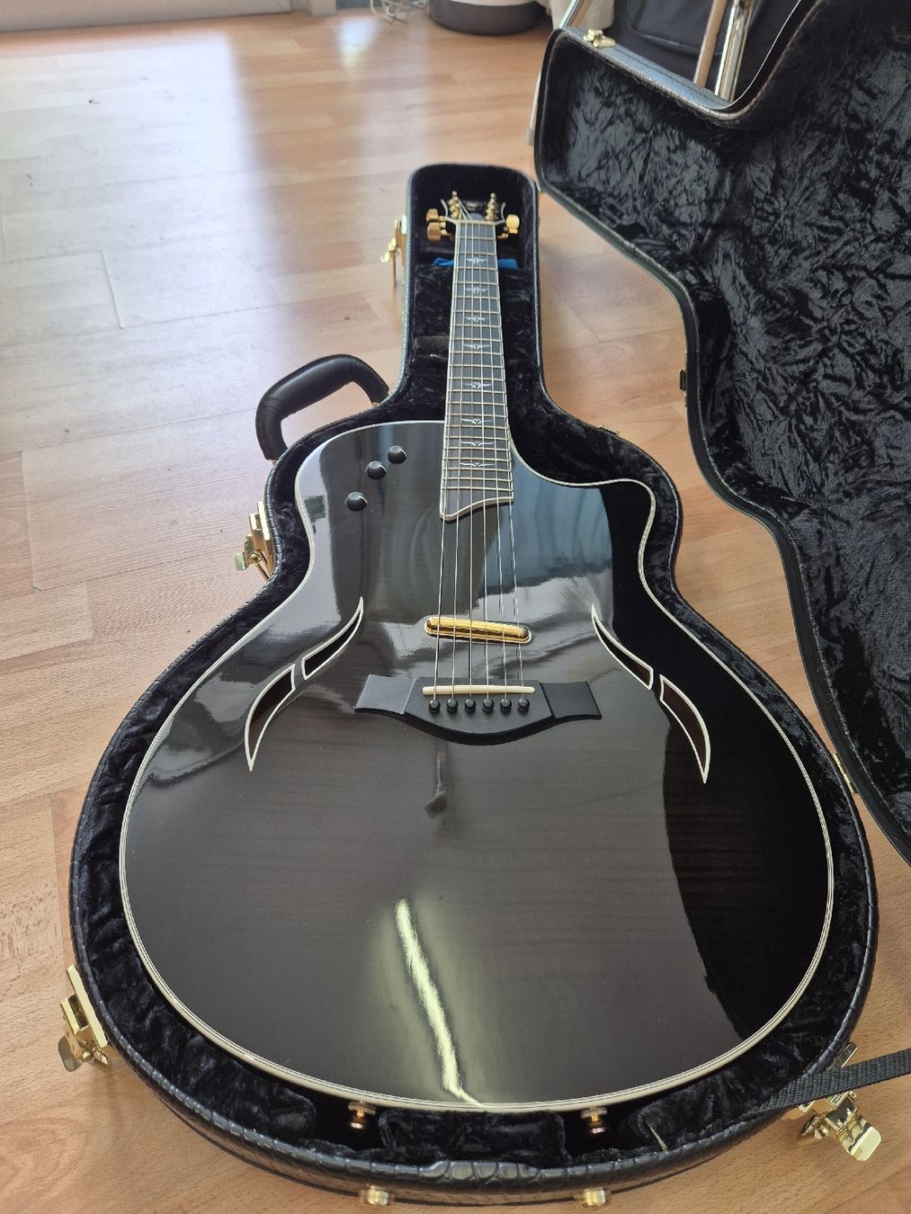 Taylor Instruments de musique: Taylor T5 Custom Gitarre  – D'occasion à Dielsdorf par 7TheRockDoc9