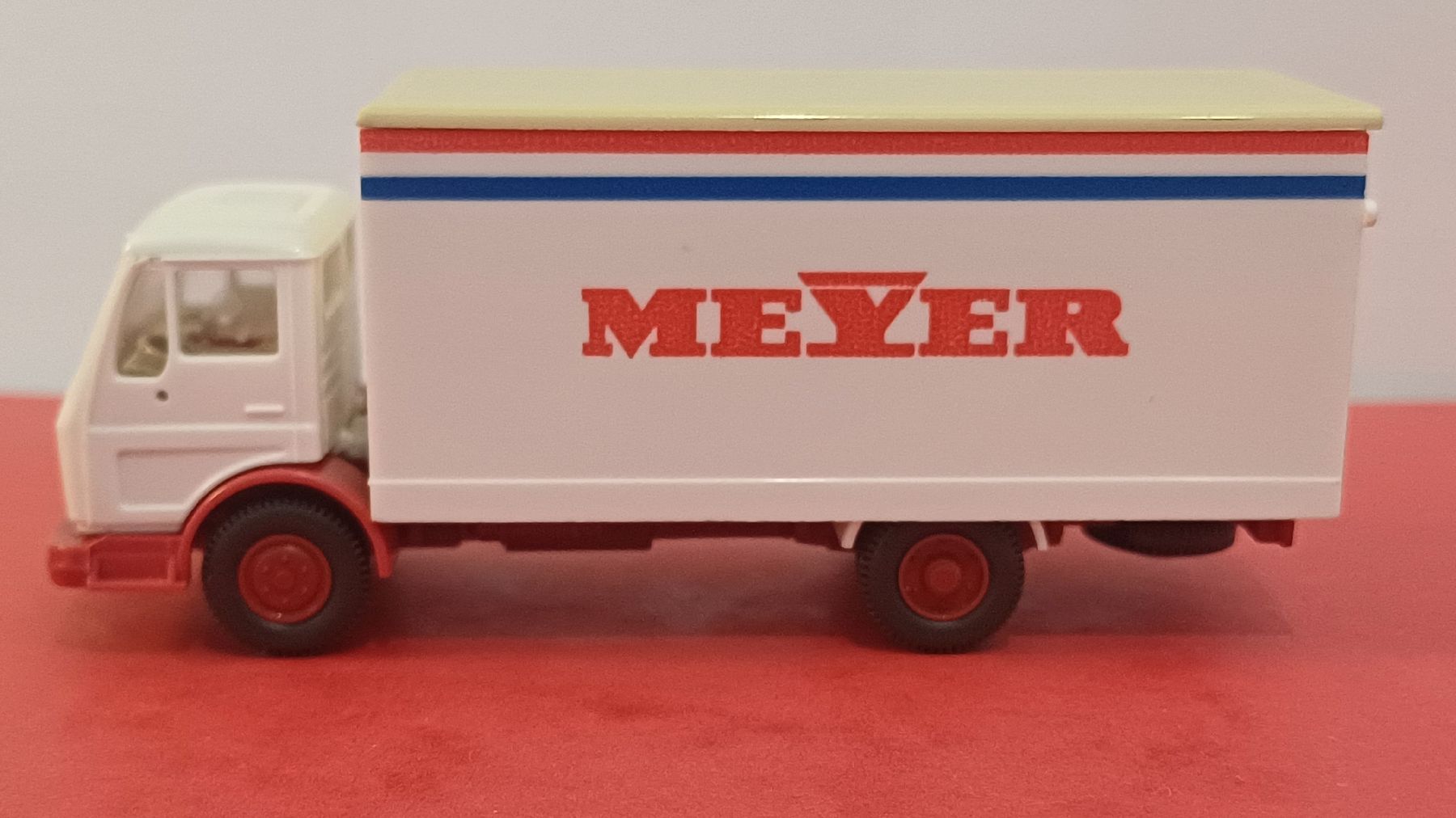 Wiking Modellini d'auto: Mercedes 1017 "Meyer" von Wiking – Usato da Uznach venduto da Katinka83 4