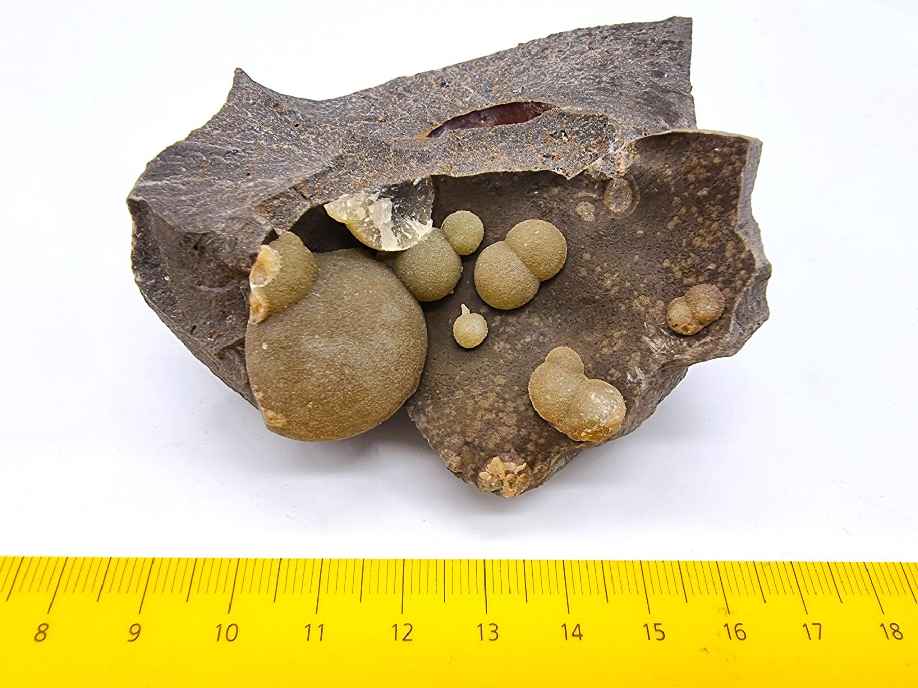 Mineralien & Heilsteine: Calcite on basalt , Viterbo Province, Italy – Gebraucht aus Figino von minshop 1