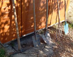 Div. Garten Werkzeug je Stück