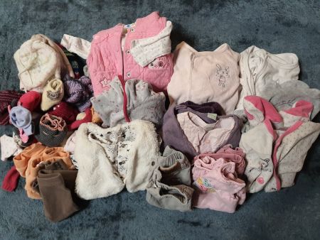 lot d'habits fille 50-56 automne-hiver